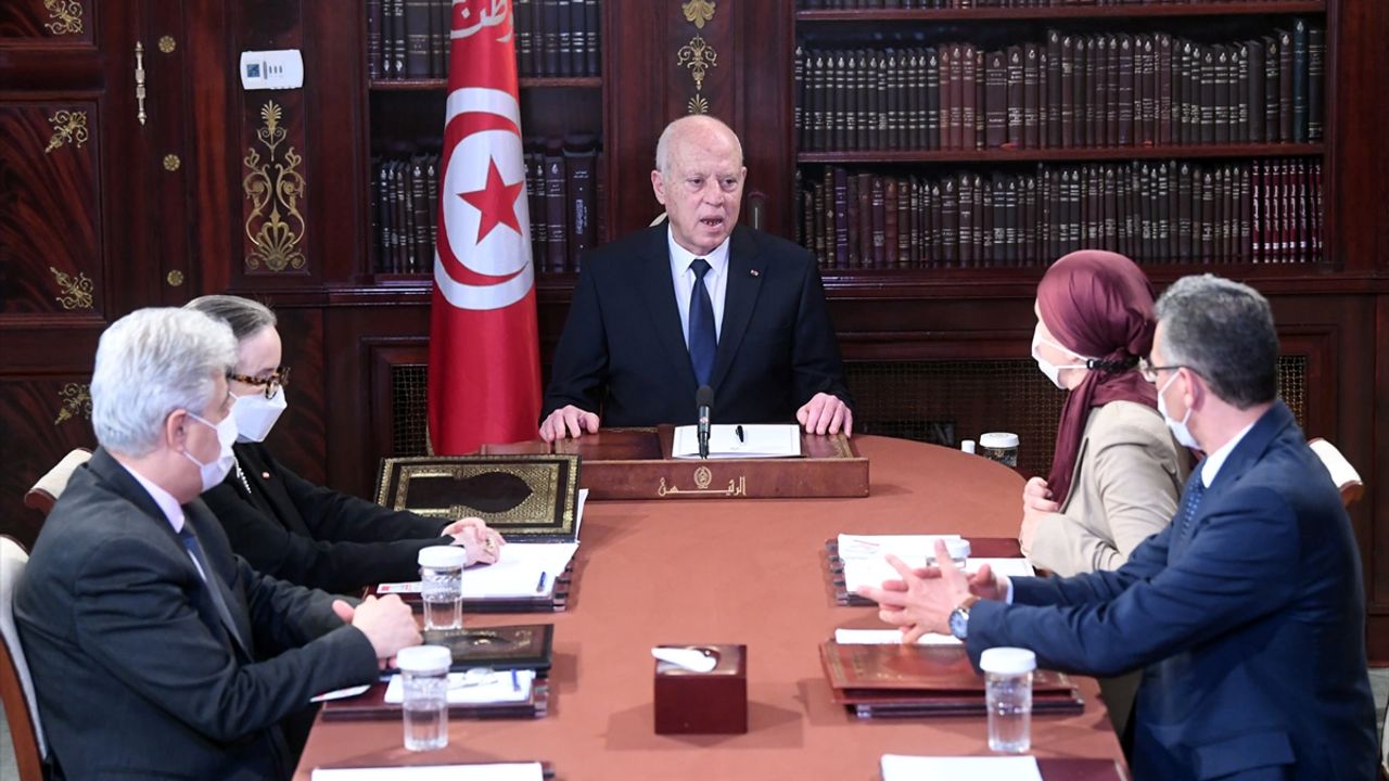 Cumhurbaşkanı Said, Meclis’te çevirim içi oturum düzenleyenlerin yargılanmasını istedi