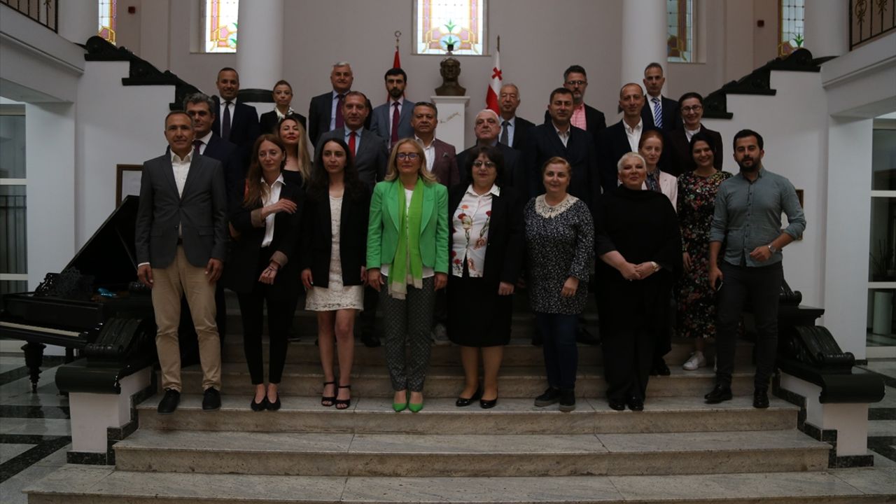 Türk ve Gürcü gazeteciler Tiflis'te bir araya geldi