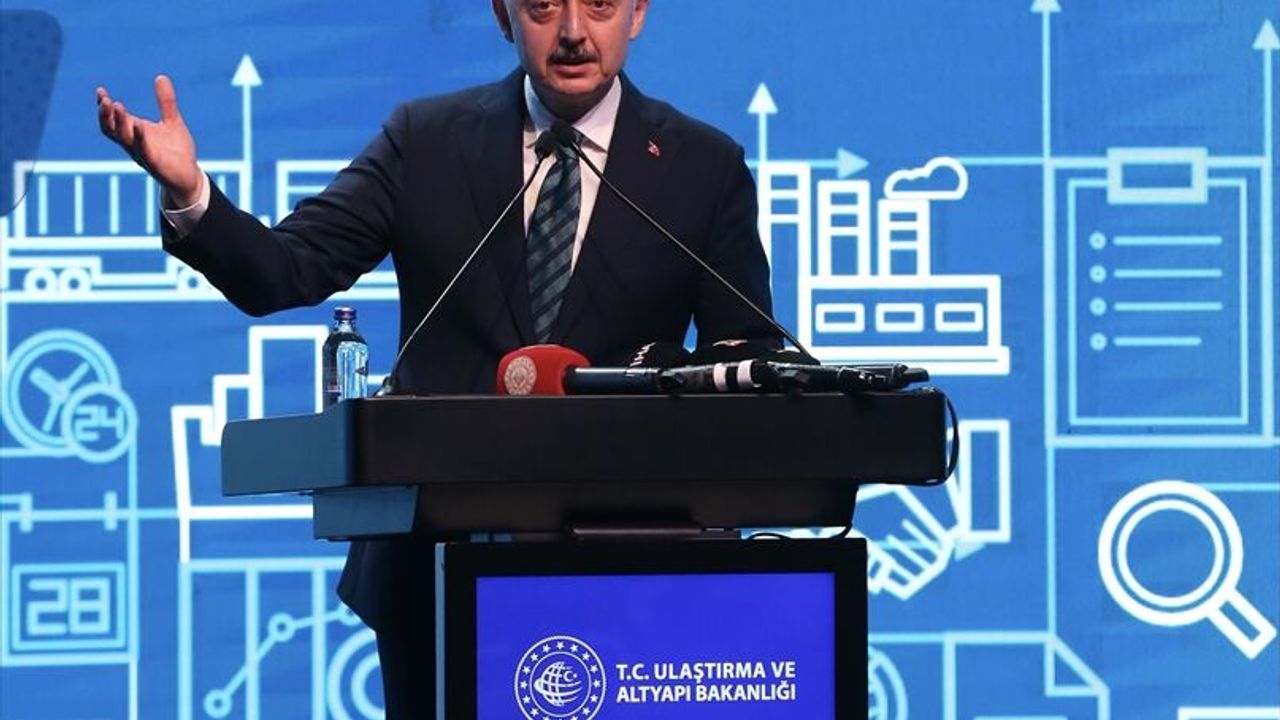 Kocaeli'de düzenlenen "Ulaştırma 2053-Körfez Lojistik Çalıştayı" başladı