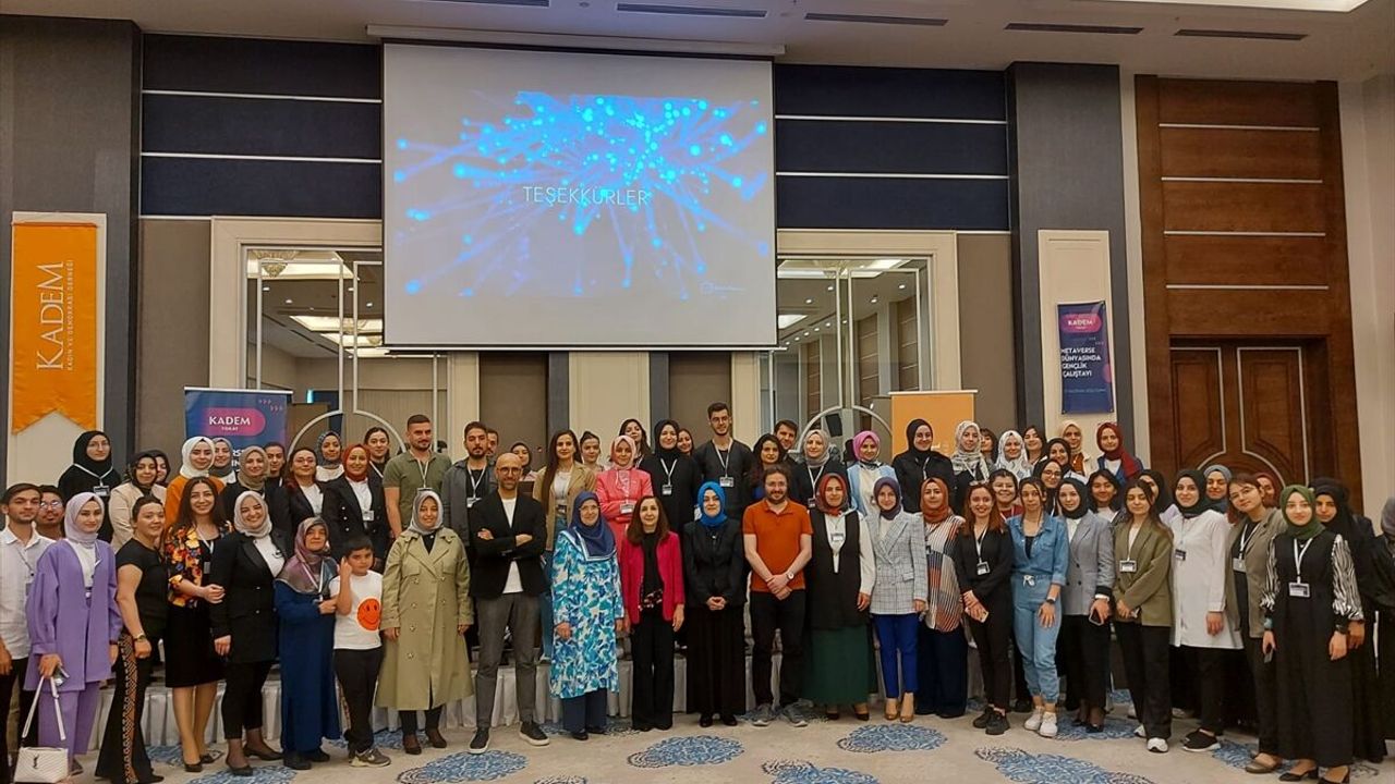 Tokat'ta "Metaverse Dünyasında Gençlik" çalıştayı yapıldı