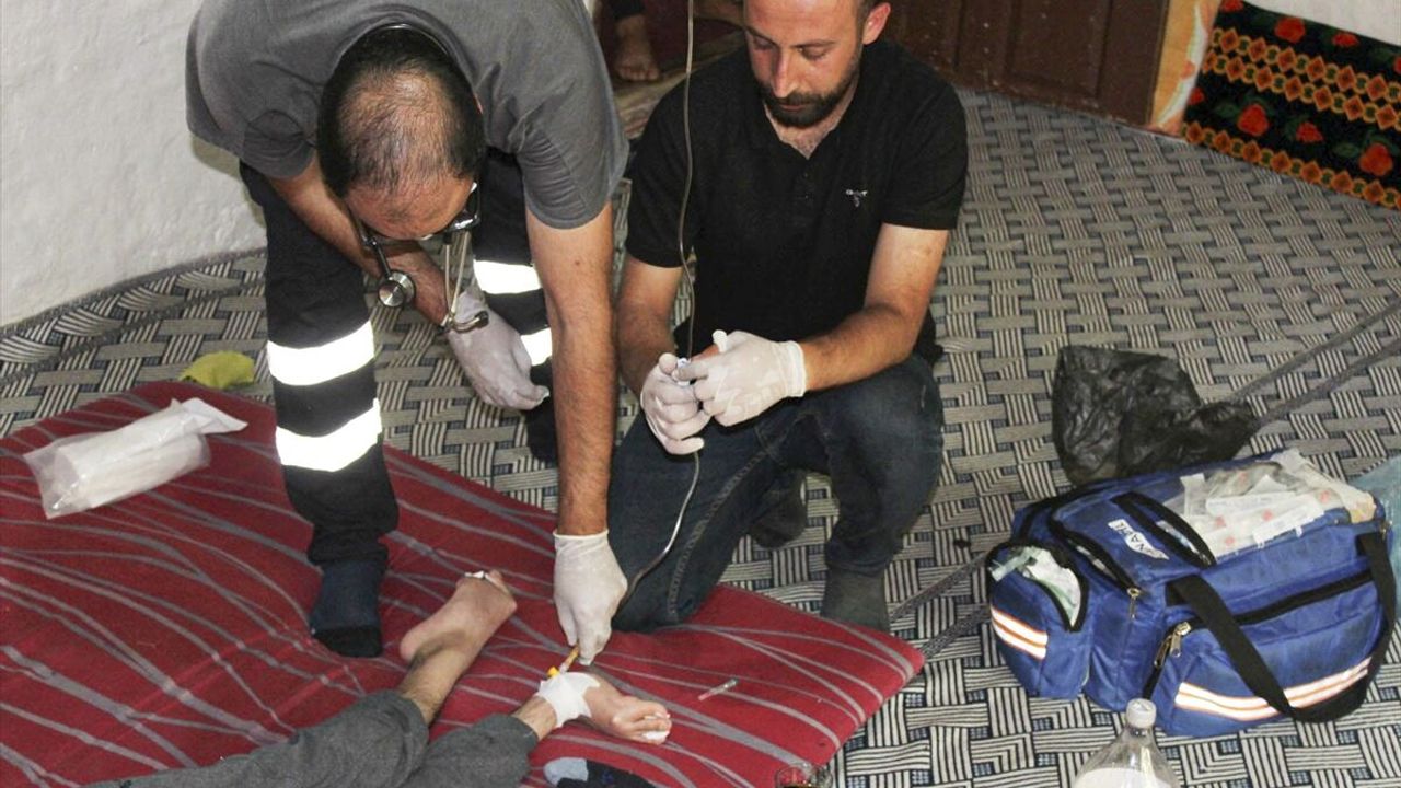 Bitlis'te Evde Sağlık Hizmetleri Birimi ekipleri hastalara şifa götürüyor