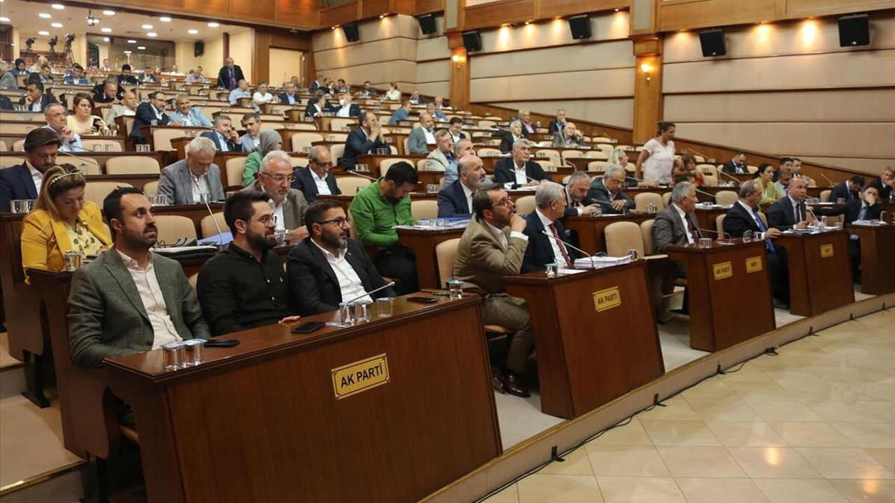 İBB'nin 22 milyar 50 milyon liralık ek bütçesi meclisten geçti