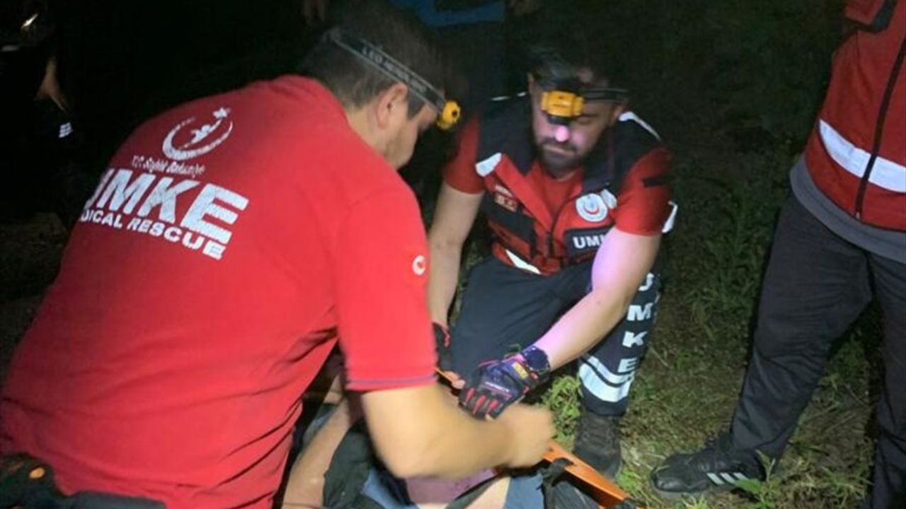Sakarya'da mantar toplarken dere yatağına düşen kişi kurtarıldı