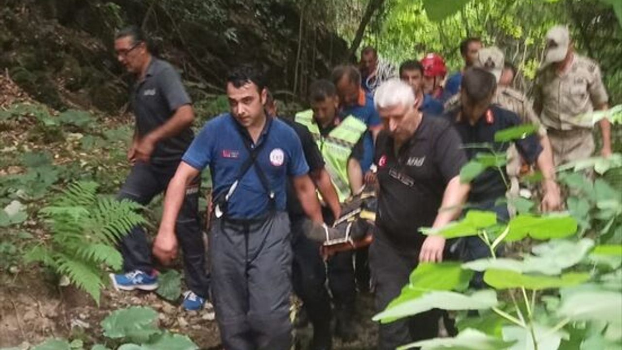 Yalova'da dere yatağına devrilen iş makinesinin altında kalan tamirci öldü