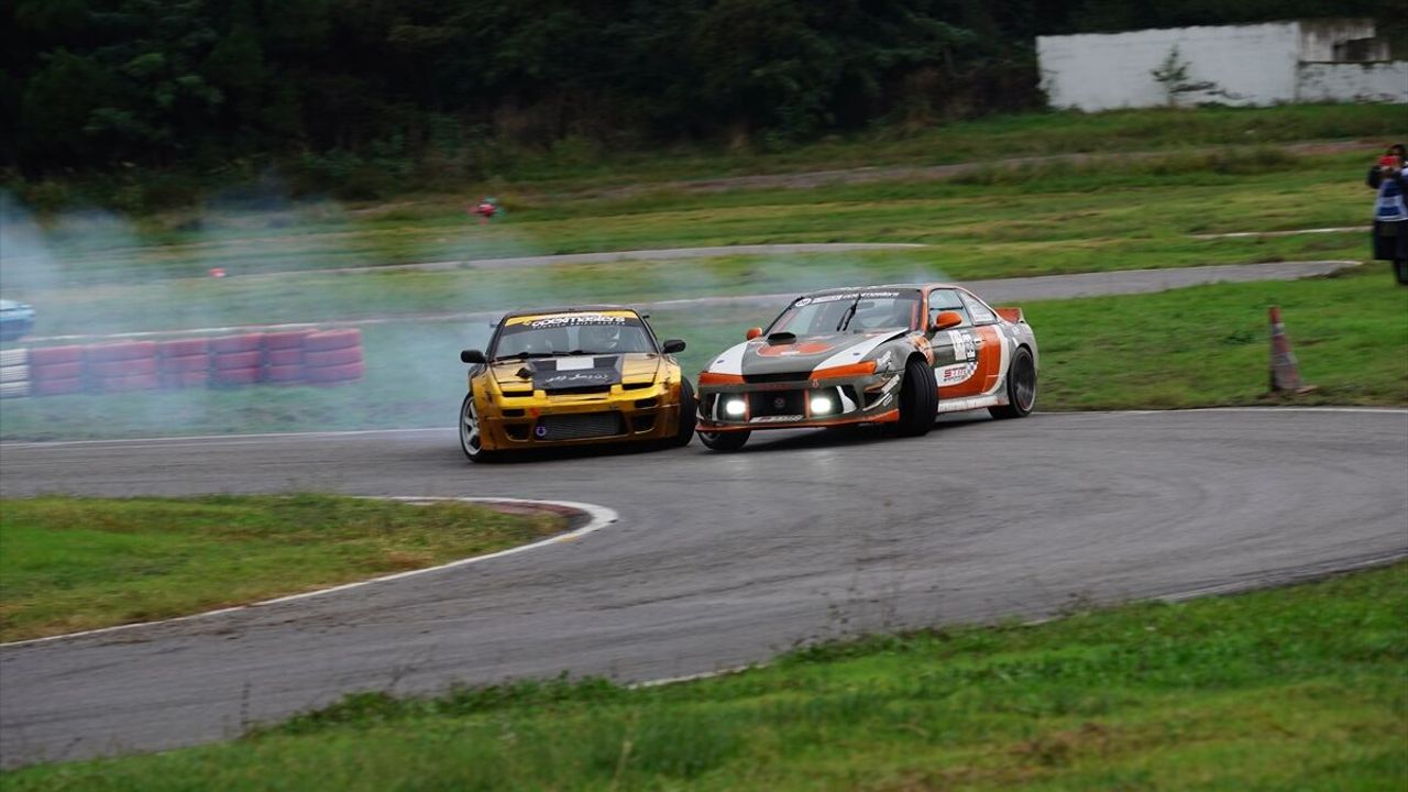 Apex Masters Türkiye Drift Şampiyonası'nın üçüncü ve son yarışı Kocaeli'de gerçekleştirildi