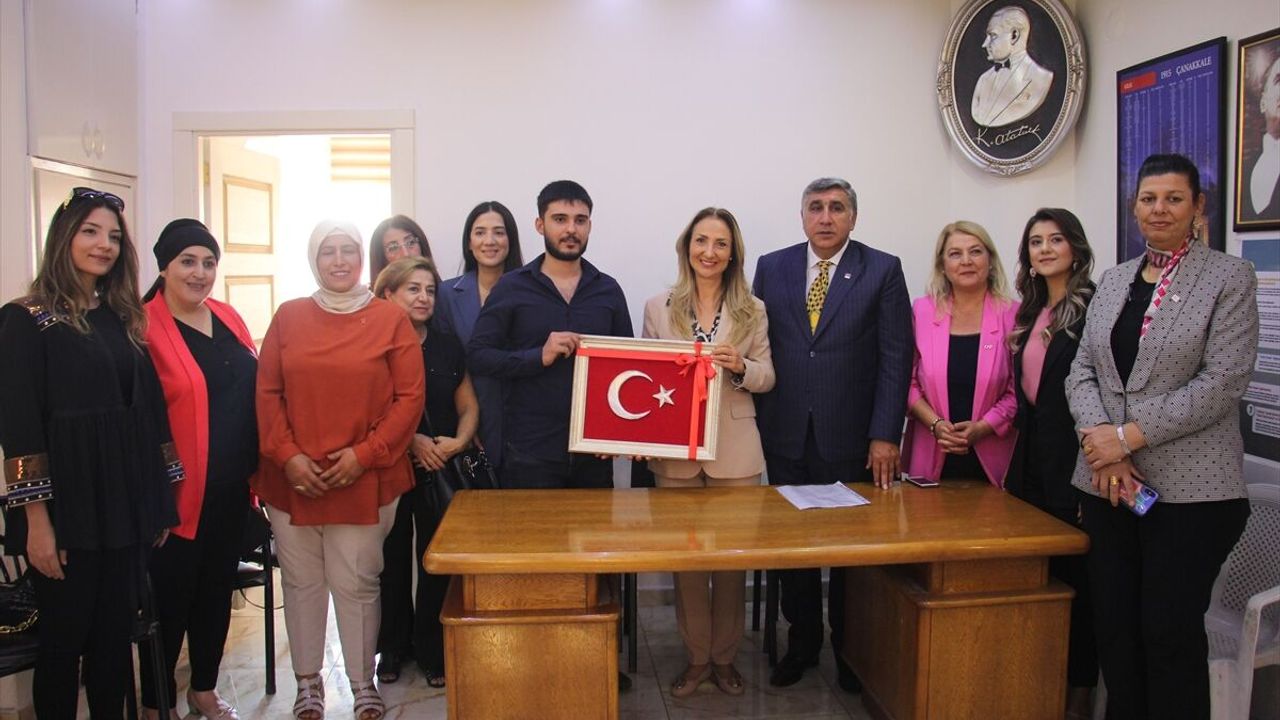 CHP'li Nazlıaka, Kilis'te partisinin il başkanlığını ziyaret etti