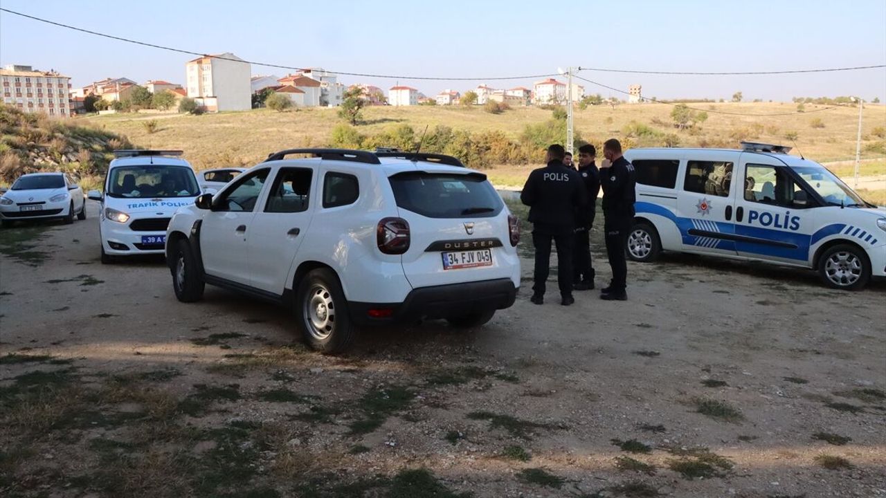 Kırklareli'nde polisten kaçan araçta 7 düzensiz göçmen yakalandı