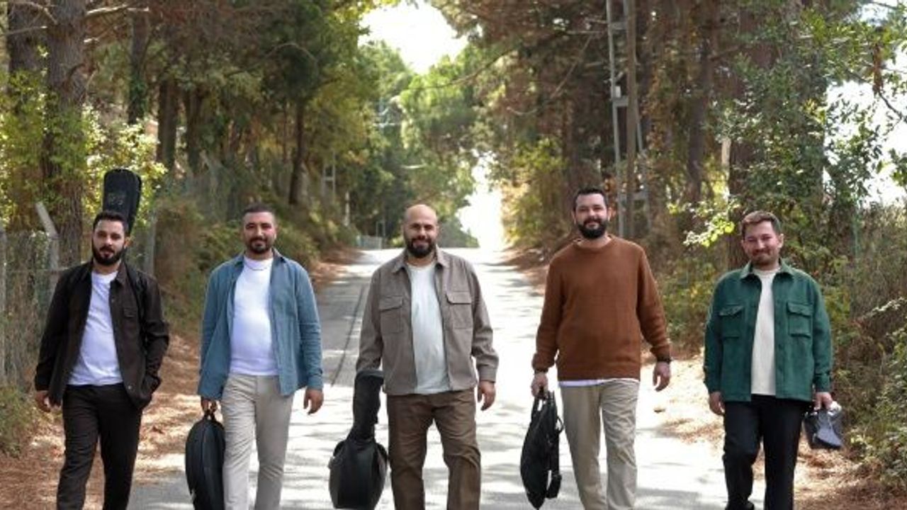 Mavi Akustik Grubu, "Küçük Dünyam" eserini müzikseverlerle buluşturdu