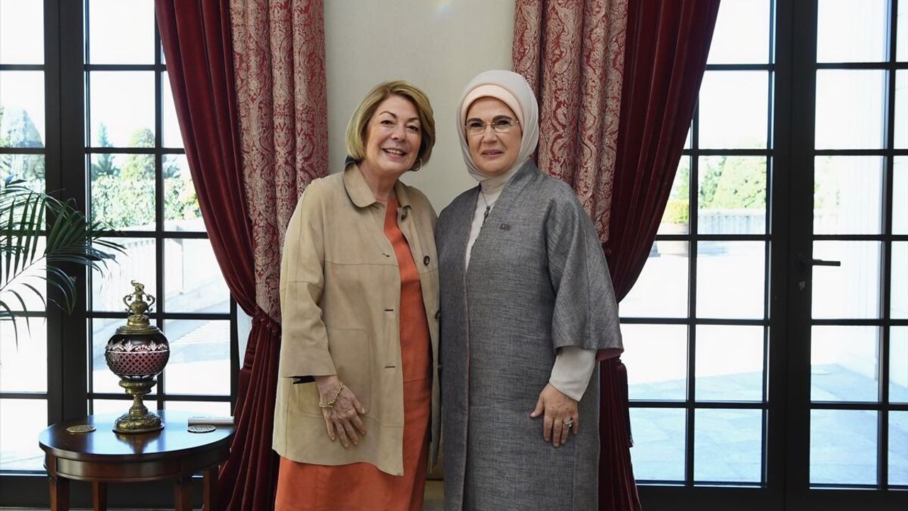 Emine Erdoğan Meksika'nın Ankara Büyükelçisi'nin Hernandez'in eşiyle buluştu