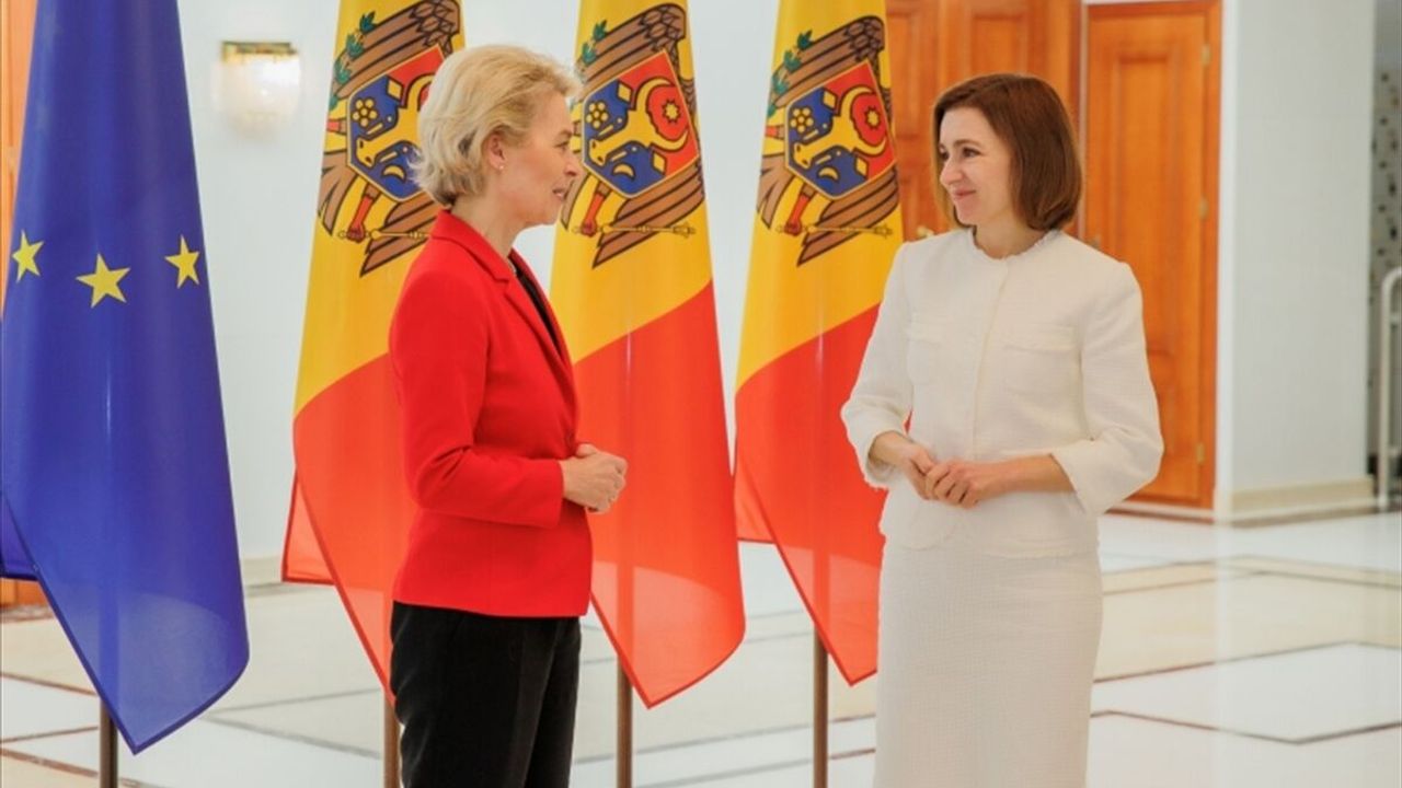 Moldova Cumhurbaşkanı Sandu ile AB Komisyonu Başkanı von der Leyen enerji krizini etraflıca konuşmak adına bir araya geldi