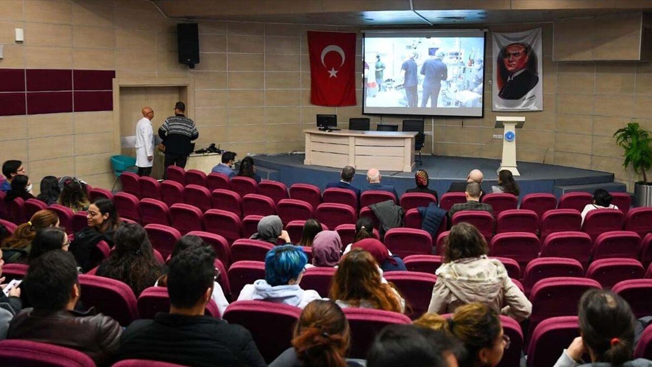 Uşak'ta bir ilk gerçekleşti: Kapalı yöntemle beyin ameliyatı yapıldı