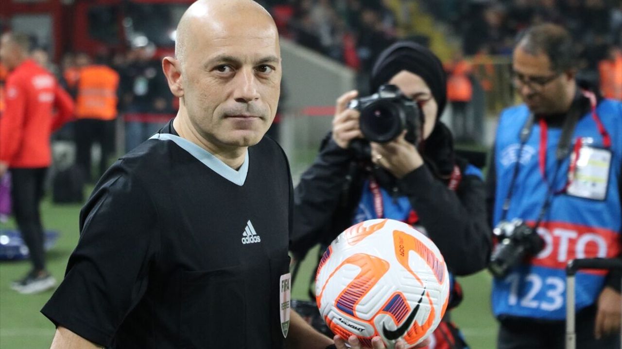 Cüneyt Çakır, 589 maçla kariyerini noktaladı