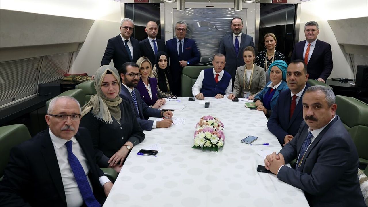 Cumhurbaşkanı Erdoğan'dan Katar dönüşü önemli açıklamalar