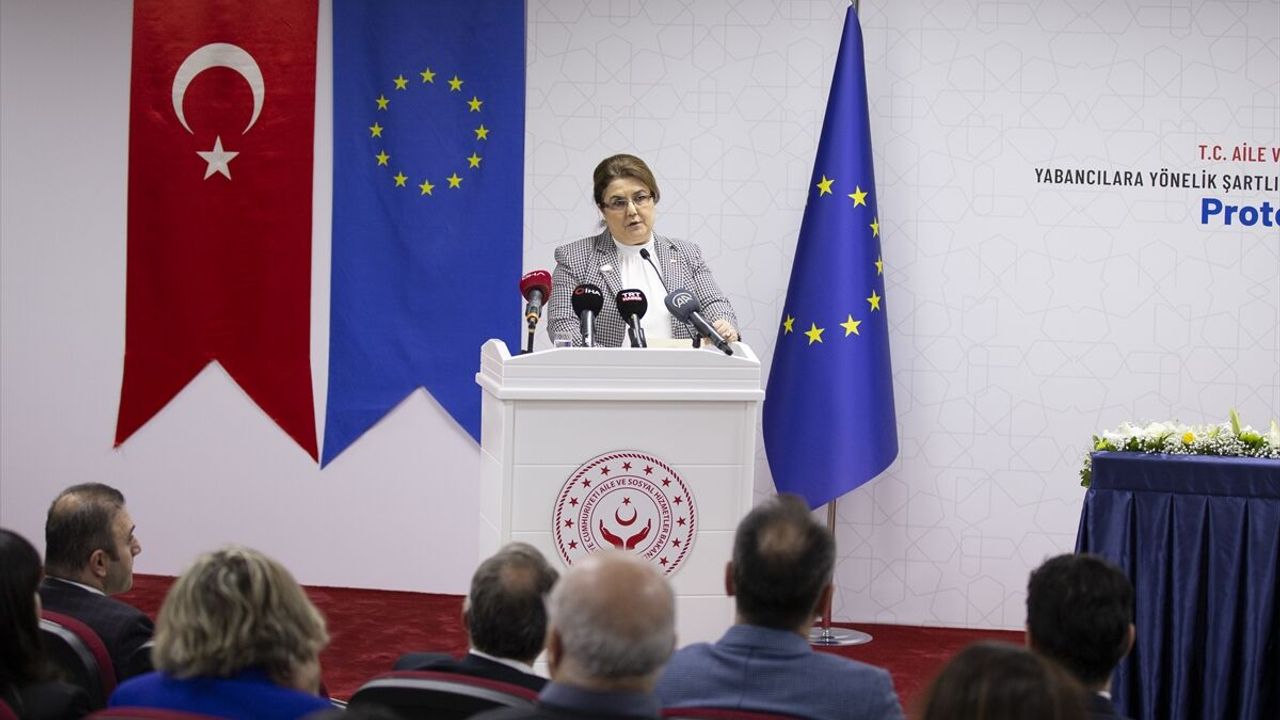 Bakan Yanık, Yabancılara Yönelik Şartlı Eğitim Yardım Programı Protokolü İmza Töreni'nde konuştu