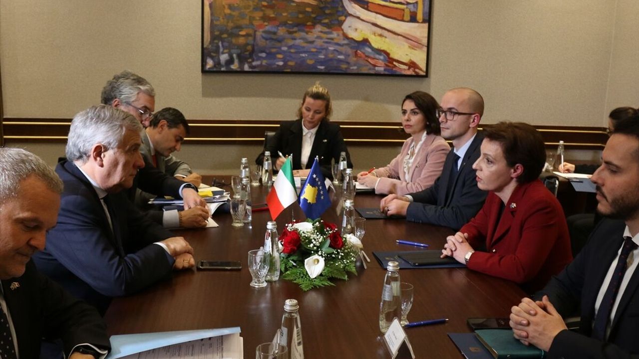 İtalya Başbakan Yardımcısı ve Dışişleri Bakanı Tajani, Kosova'da bir araya geldi