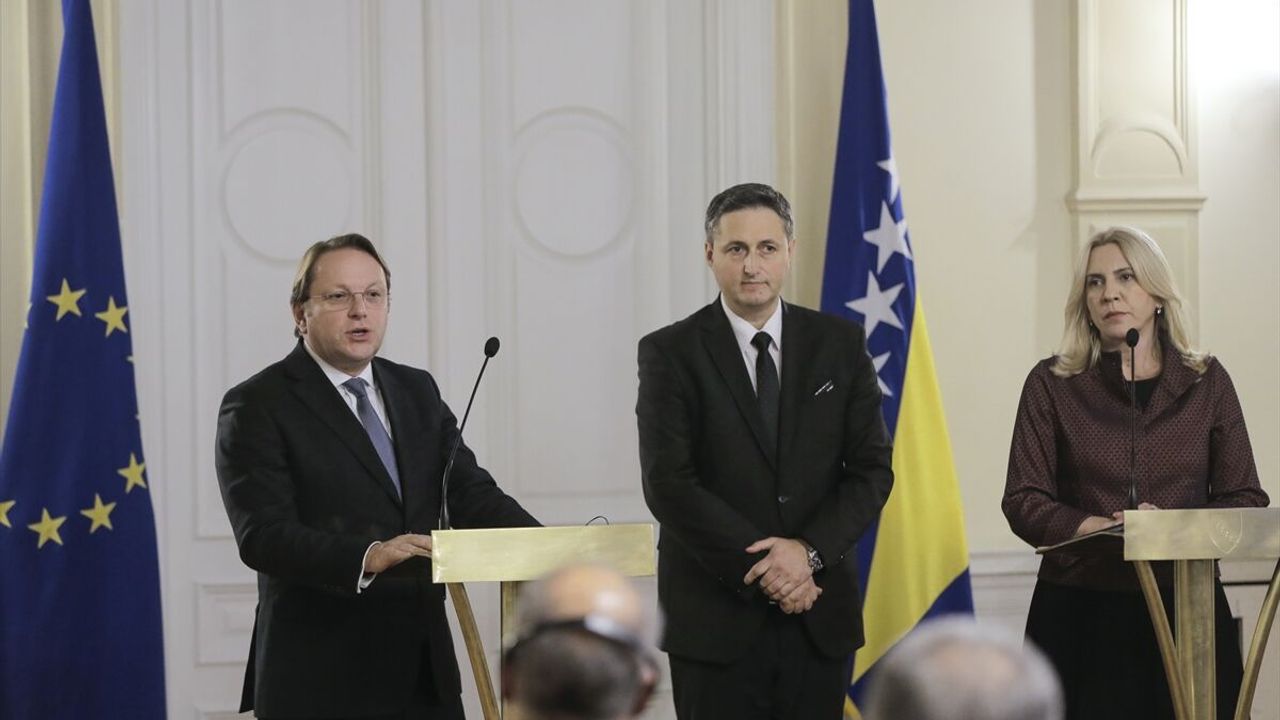 AB Komisyonunun genişlemeden sorumlu üyesi Varhelyi'den Bosna Hersek hakkında açıklama