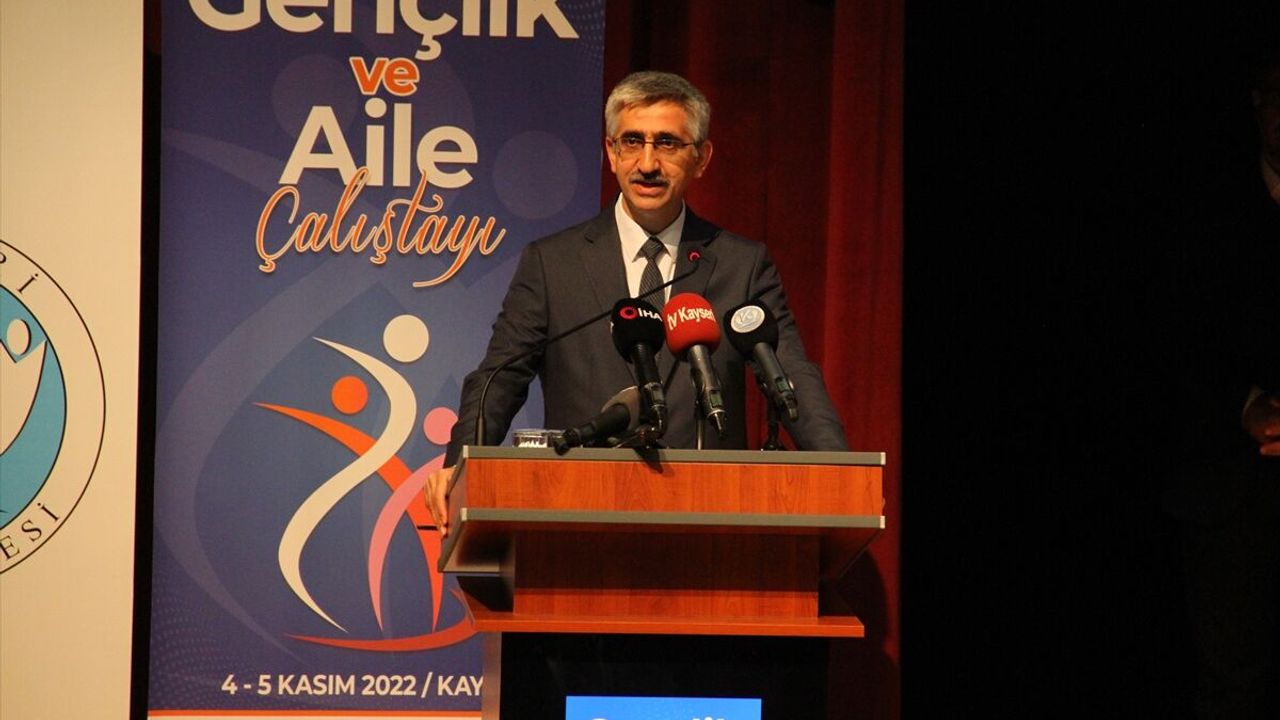 Kayseri'de "Gençlik ve Aile Çalıştayı" başladı