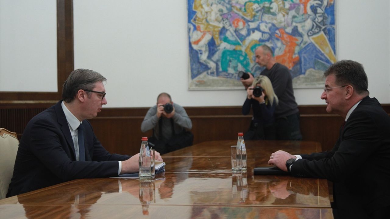 Sırp lider Vucic yarın Tiran'daki AB-Batı Balkanlar Zirvesine katılım sağlayacağını belirtti
