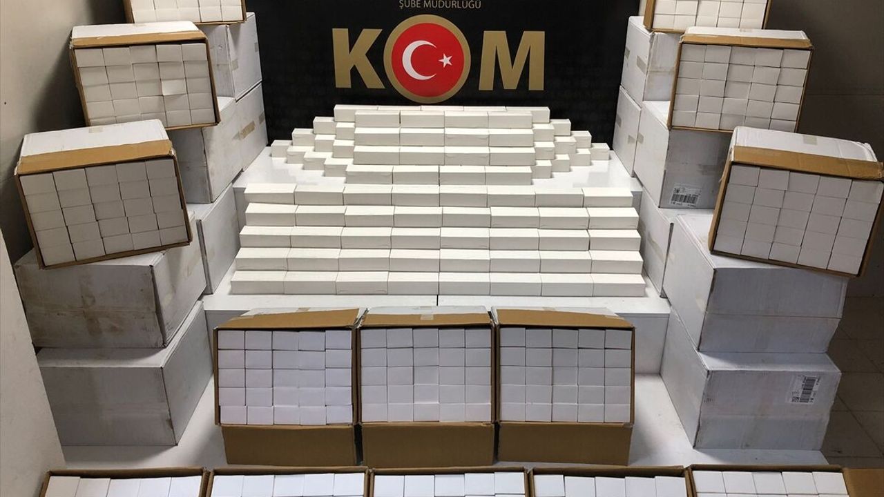 Samsun’da 300 bin filtreli sigara kağıdı ekipler tarafından ele geçirildi