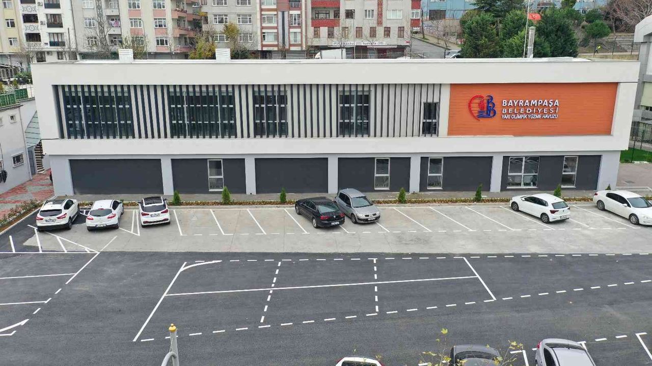 Bayrampaşa’ya yeni yüzme havuzu