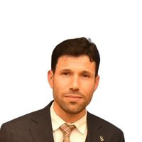 Kamil Turhan kimdir?