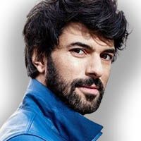 Engin Akyürek Kimdir, Aslen Nerelidir?
