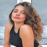 Özge Özacar kimdir? Aslen nerelidir? Kaç yaşında?
