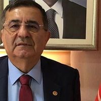 Suat Binici Kimdir?