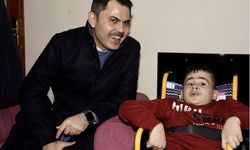 AK Parti İBB Adayı Murat Kurum Engelli Genci Ziyaret Etti