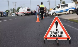 Yolcu minibüsü otomobille çarpıştı: 3 yaralı
