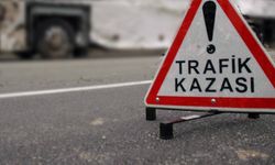 İşçi servisi ile ticari araç çarpıştı: 13 yaralı