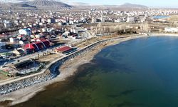 Van Gölü’nde su seviyesi alarm veriyor: Çekilme hızla devam ediyor