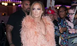 Jennifer Lopez frikik verdi!