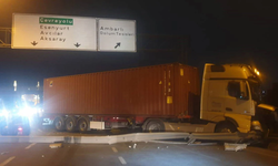 Beylikdüzü'nde kontrolden çıkan tır karşı şeride girdi: 1 ölü