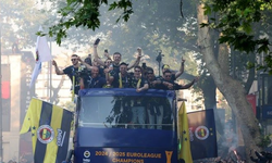 Fenerbahçe Beko'dan Bağdat Caddesi'nde kutlama