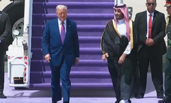 Suudi Arabistan, Trump’ı “kralların rengiyle” karşıladı