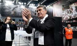Beşiktaş'ta Serdal Adalı, yeniden başkanlığa seçildi