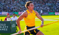 Armand Duplantis'ten bir dünya rekoru daha!