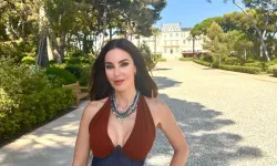 Cannes’dan Paylaştı! Defne Samyeli, Bikinili Pozları ile Sosyal Medyayı Salladı