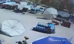 Pazarda Şemsiye Faciası: Anne ve Çocuk Yaralandı