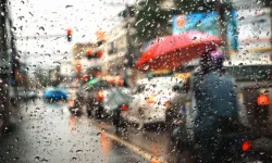 Meteorolojiden Gök Gürültülü Sağanak Uyarısı! İstanbul İçin Kritik Saat Verildi