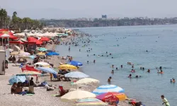 Antalya’da Kavurucu Rekor! Deniz Suyu İstanbul’un Havasından Daha Sıcak
