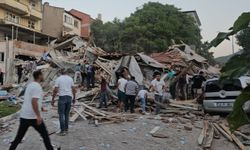 4,0 Büyüklüğünde Bir Deprem Daha Meydana Geldi: Balıkesir'deki Depremde Bir Bina Çöktü!
