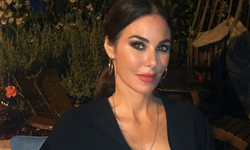 53 Yaşında Plajları Salladı: Her Bikinisi Ayrı Konuşuluyor!