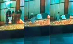 Camide mucize an! Namaz kılan imam düşen çocuğu havada yakaladı