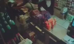 Zincir Markette Müşteri Kasiyeri Yumrukladı!