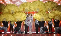 Jennifer Lopez Sahneye Gondol ile Geldi