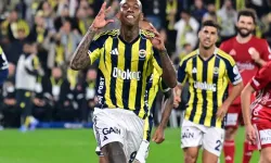 Kadıköy’de Şov! Fenerbahçe Penaltıyla Öne Geçti, Uzatmada Farkı Açtı