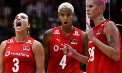 İtalyan Voleybolcudan Filenin Sultanları’na Şok Sözler: “Kaplan Gibi Geldiler, Kedi Gibi Gittiler!”