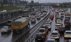 İstanbul’da Haftanın İlk Sabahı Felç! Yağmurla Gelen Trafik Kabusu Yüzde 81’e Ulaştı